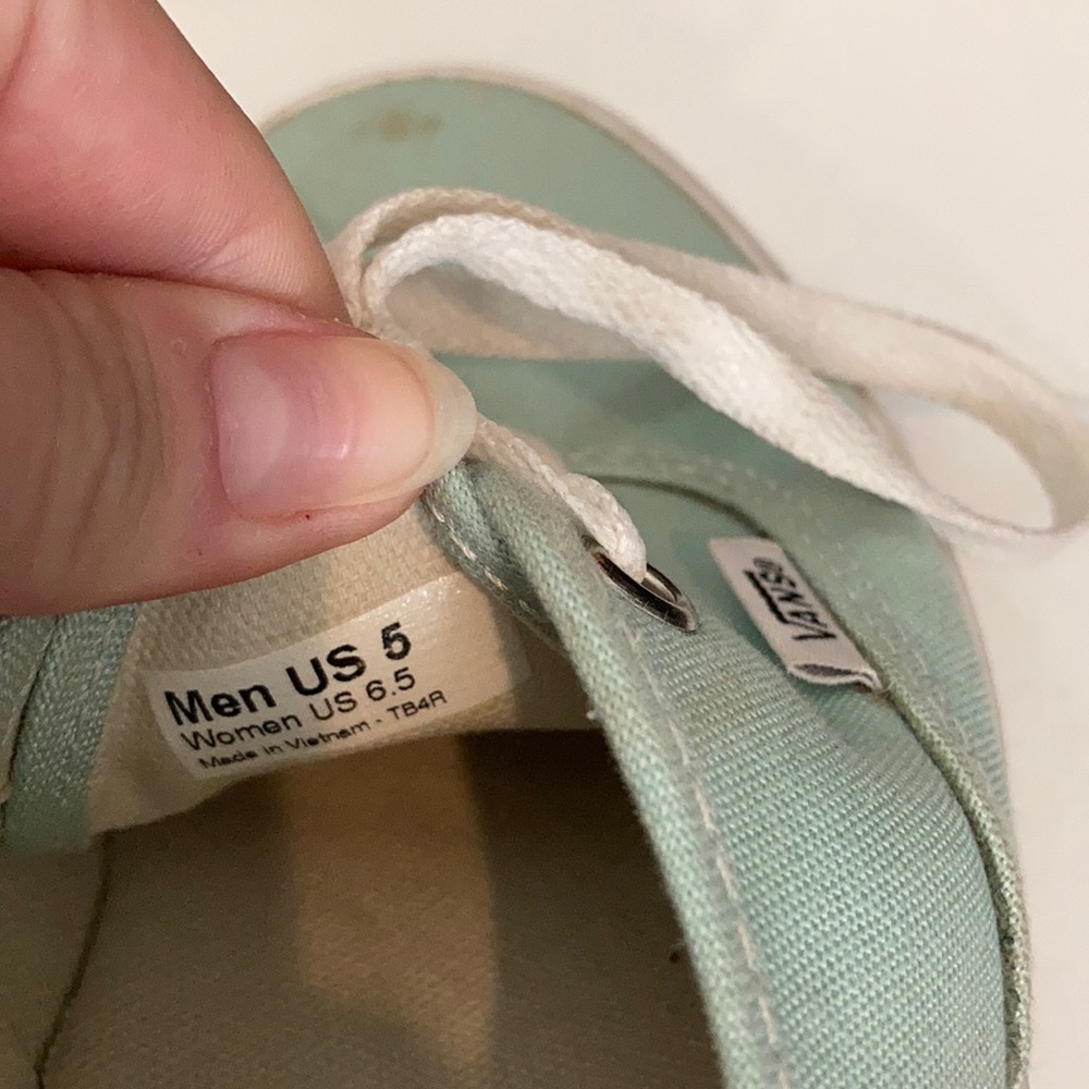 Vans - Picture 3 of 3